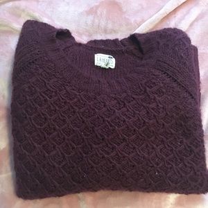 maroon sweater